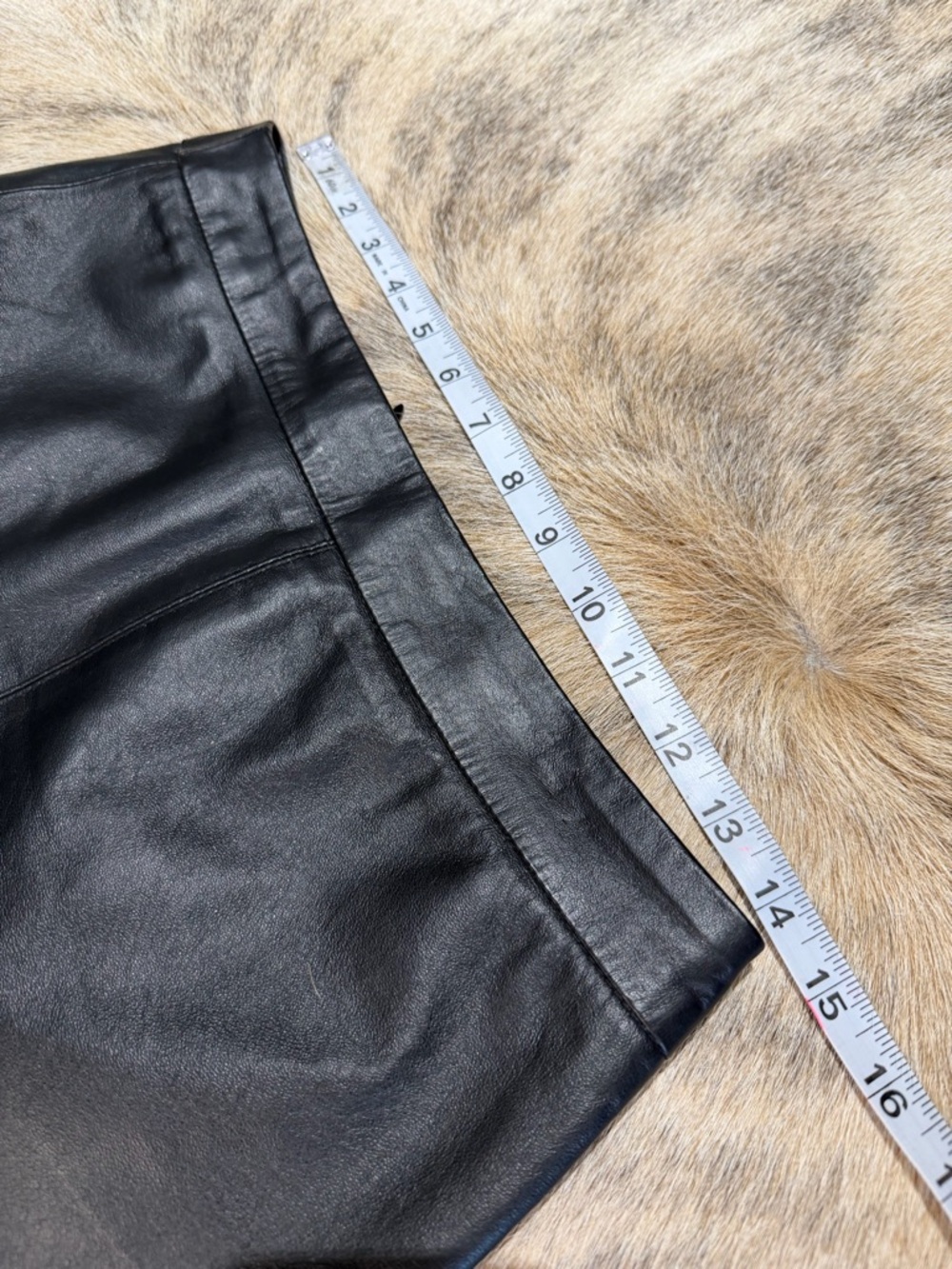 BB Dakota Black Genuine Leather Mini Skirt Curved Hem Shirttail Size 2 - Picture 8 of 9
